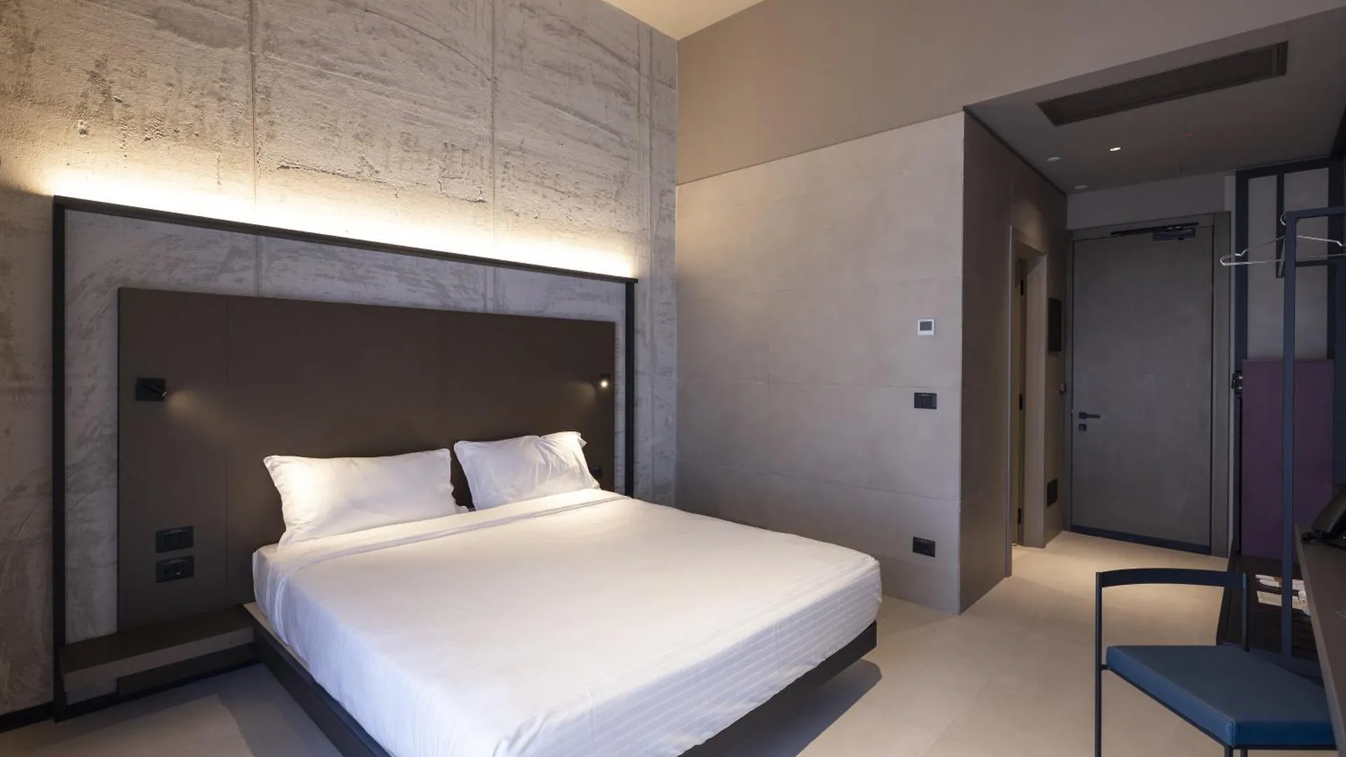 Joy 124 Hotel Milano  Milan